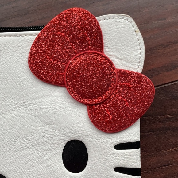 NWT HELLO KITTY WRISTLET - Picture 4 of 7